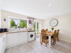 Kitchen- click for photo gallery